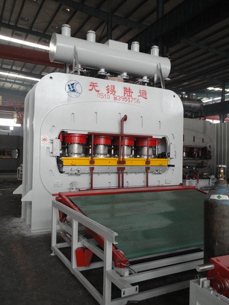 雙貼面熱壓機(jī)(1200T-1600T) 4*8尺、4*9尺、5*8尺